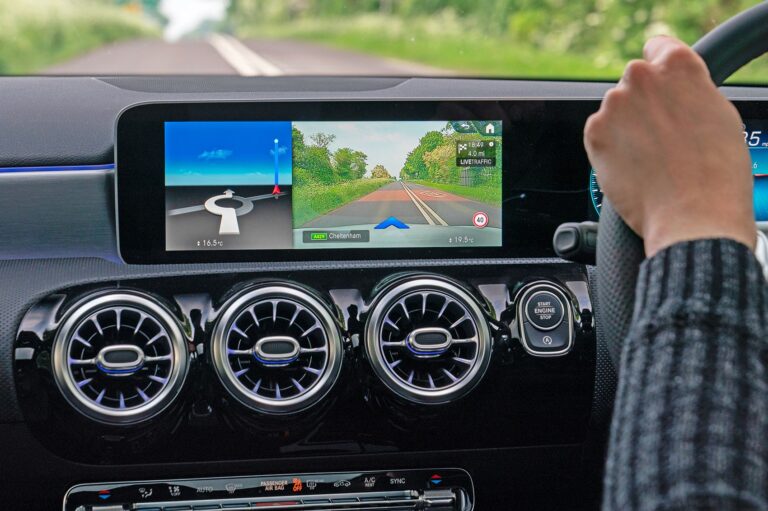 How To Turn On Augmented Reality Mercedes?