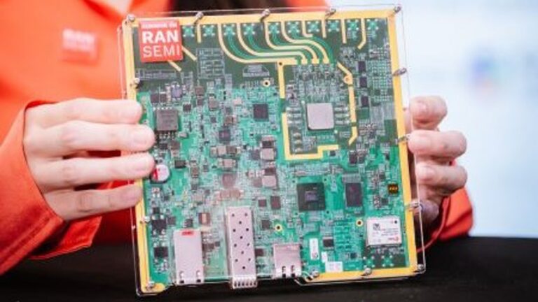 Compact baseband board combines SoC and multi‑band RF transceiver for O‑RU design