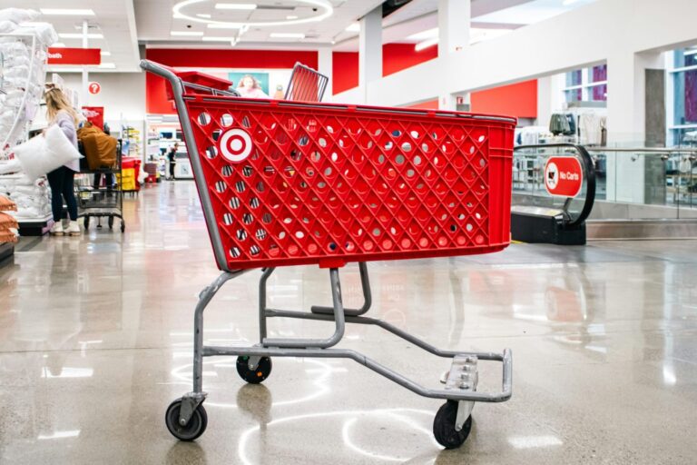 Amazon’s retail stores are starting to run like cloud systems