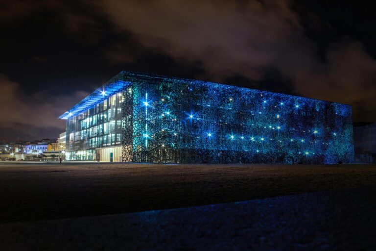 AI data centre power demand shapes cloud growth
