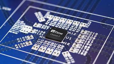 Programmable clock generator supports PCIe Gen7 timing